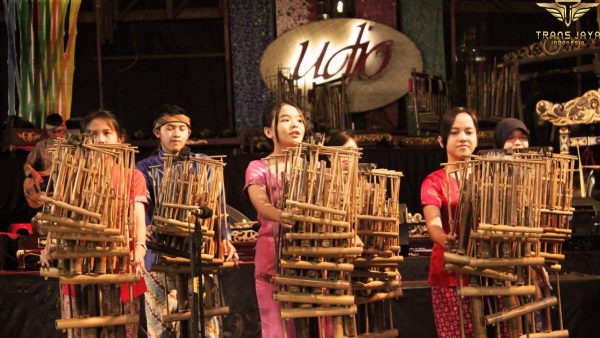 angklung copy 600x338